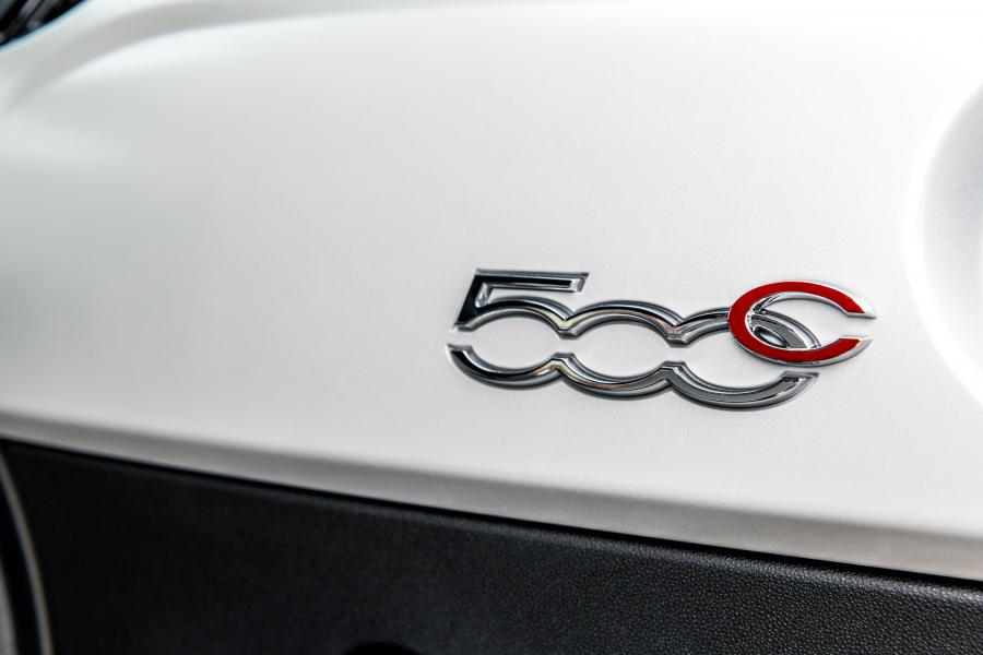 Логотип Fiat 500C Star (312) 2019 года  (фото 18 из 22)